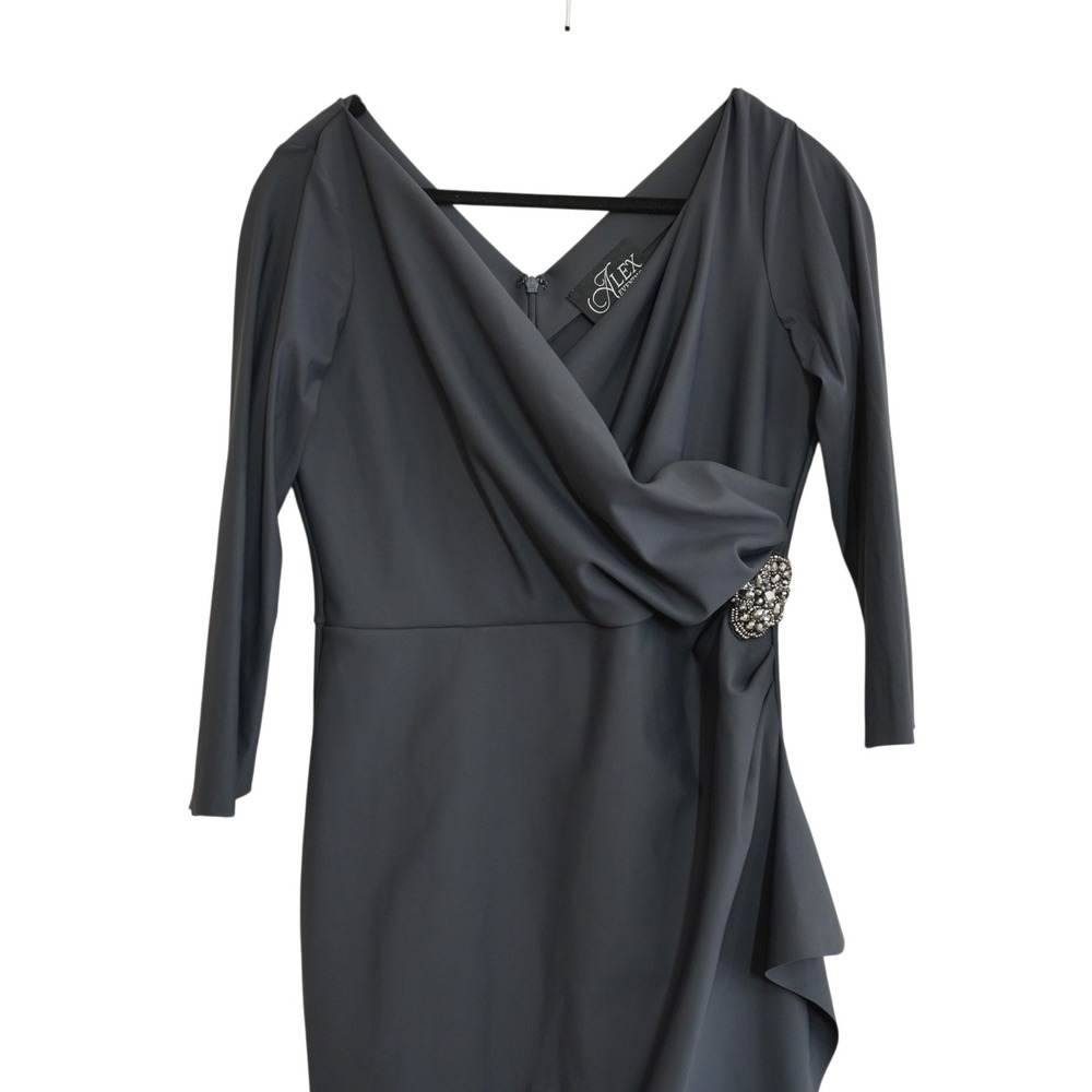 Alex Evenings NEW Size 8 Charcoal Gray Embellished Brooch Sheath Cocktail Dress - Picture 3 of 9